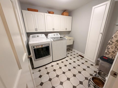 Tiny photo for 455 Meacham Run Court, Westerville, OH 43081 (MLS # 226035733)