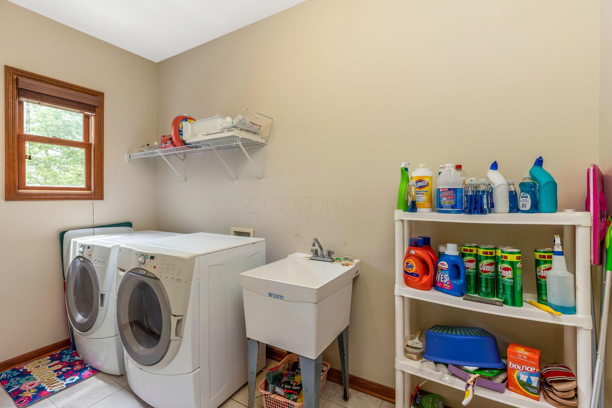 7031 Bold Forbes Court, Blacklick, Ohio image 32