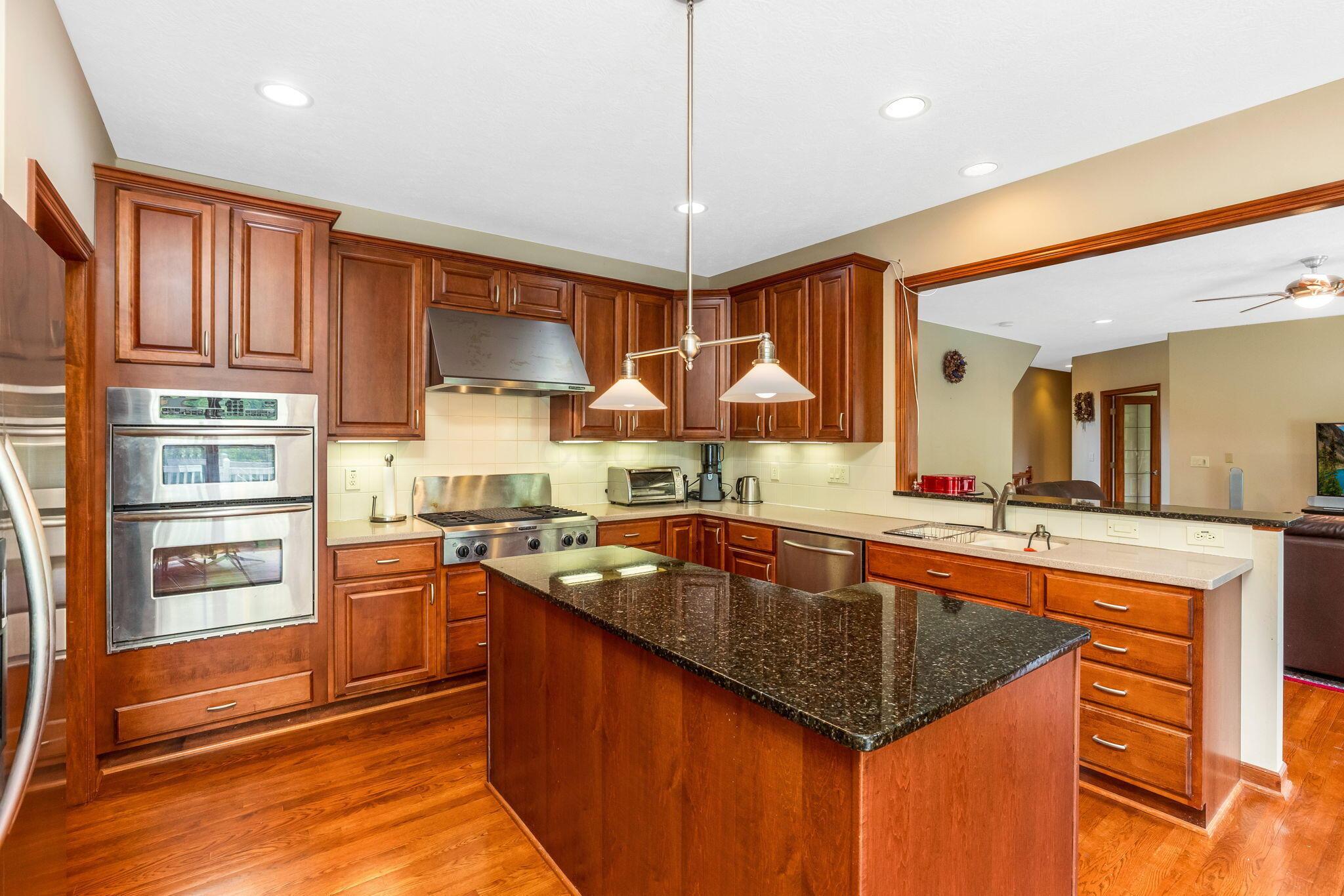 7031 Bold Forbes Court, Blacklick, Ohio image 22