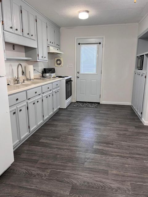 Tiny photo for 2901 Parsons Avenue, Columbus, OH 43207 (MLS # 225041853)