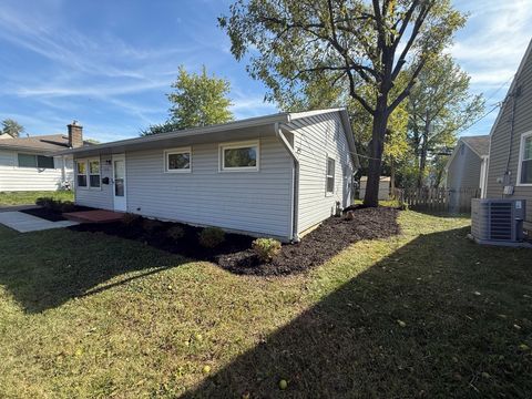 Photo of 2557 Bristol Road, Columbus, OH 43221 (MLS # 225038000)