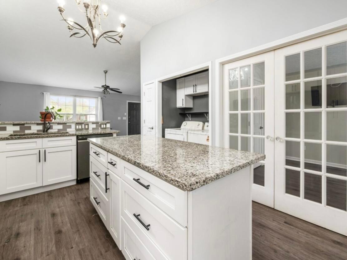 2400 Altenburg Court, Grove City, Ohio image 12