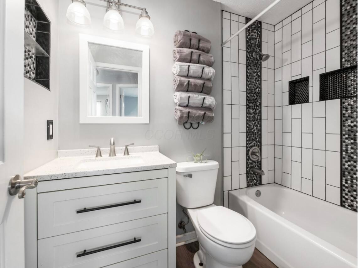 2400 Altenburg Court, Grove City, Ohio image 21