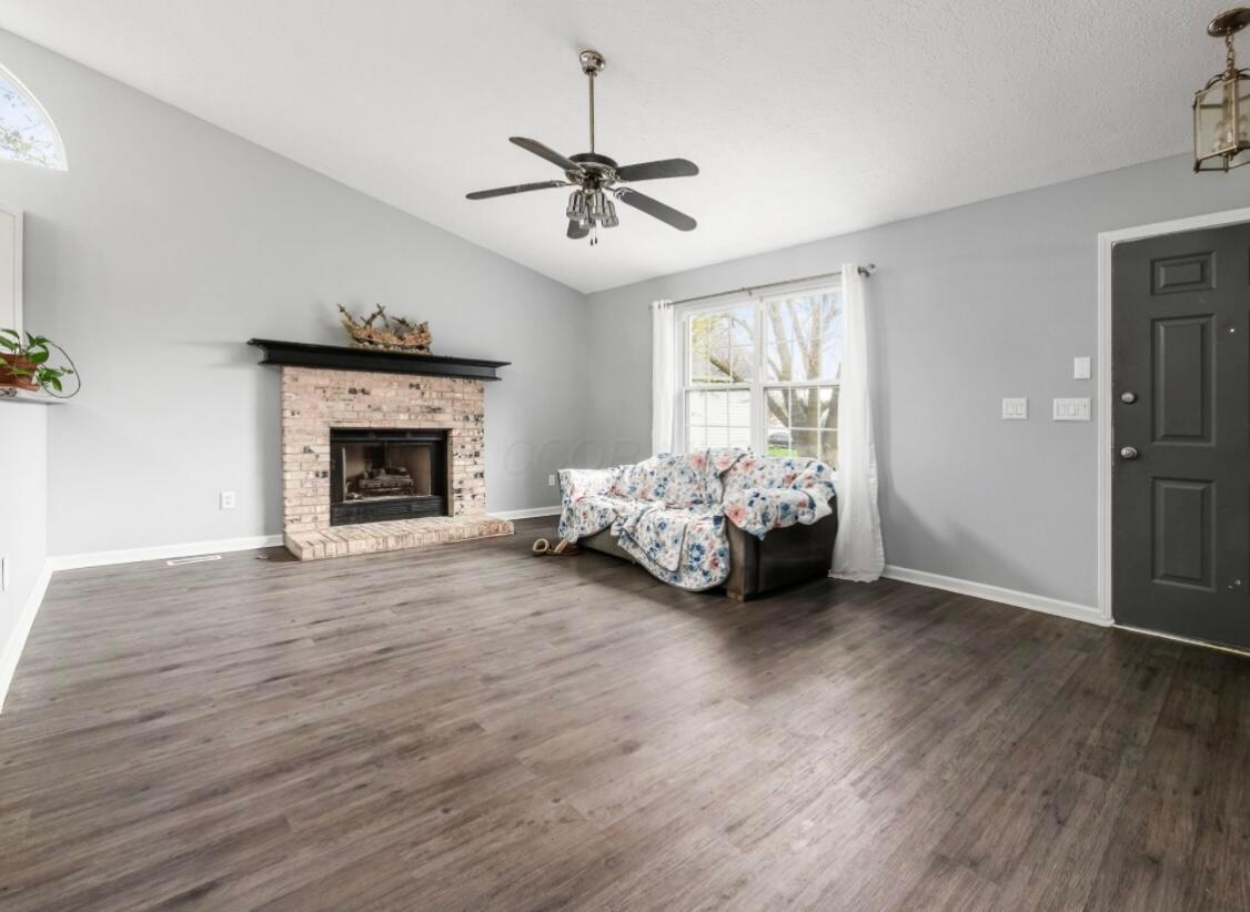 2400 Altenburg Court, Grove City, Ohio image 6