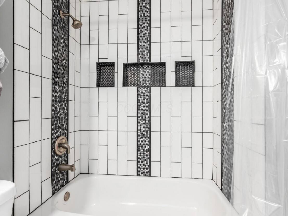 2400 Altenburg Court, Grove City, Ohio image 22