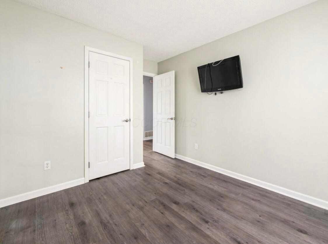 2400 Altenburg Court, Grove City, Ohio image 29