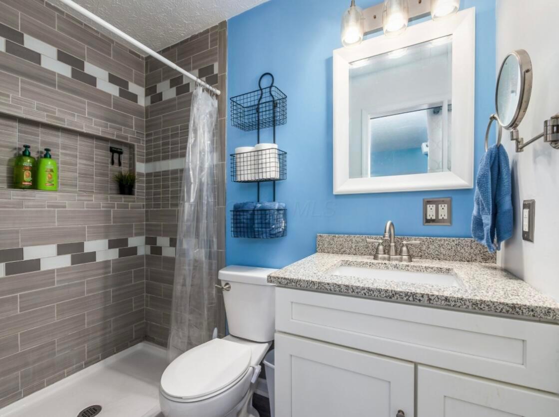 2400 Altenburg Court, Grove City, Ohio image 26