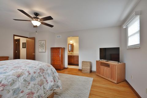 Tiny photo for 1064 Hillsdale Drive, Columbus, OH 43224 (MLS # 225042102)