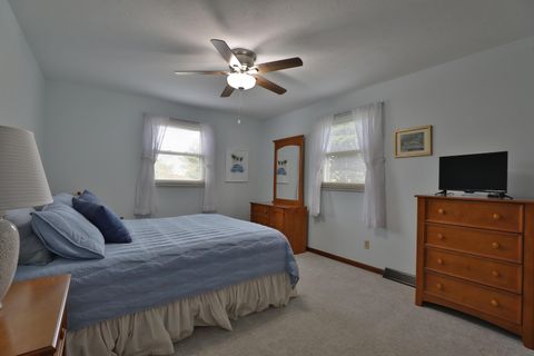 Tiny photo for 1064 Hillsdale Drive, Columbus, OH 43224 (MLS # 225042102)