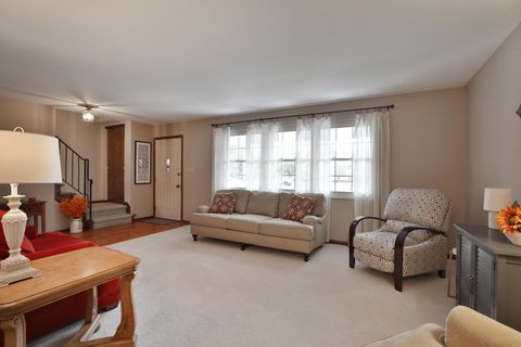 Tiny photo for 1064 Hillsdale Drive, Columbus, OH 43224 (MLS # 225042102)