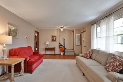 Tiny photo for 1064 Hillsdale Drive, Columbus, OH 43224 (MLS # 225042102)