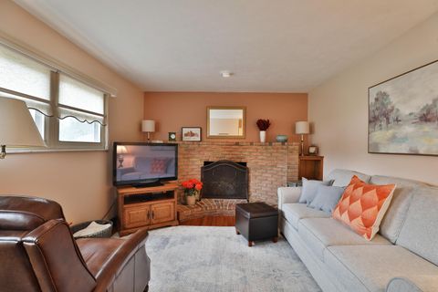 Tiny photo for 1064 Hillsdale Drive, Columbus, OH 43224 (MLS # 225042102)