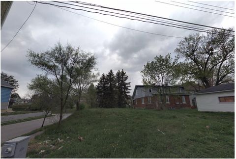 Photo of 1923 Floral Avenue, Columbus, OH 43223 (MLS # 225010652)