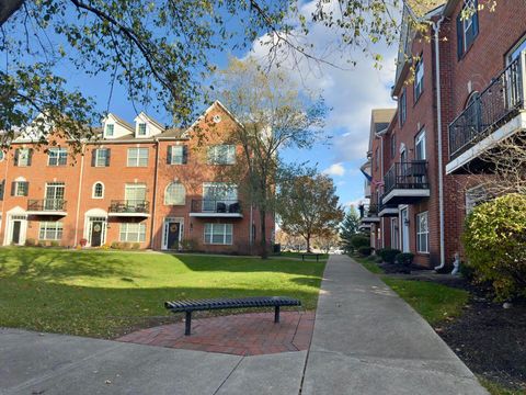 Photo of 67 Highland Pointe Circle, Columbus, OH 43235 (MLS # 225042463)