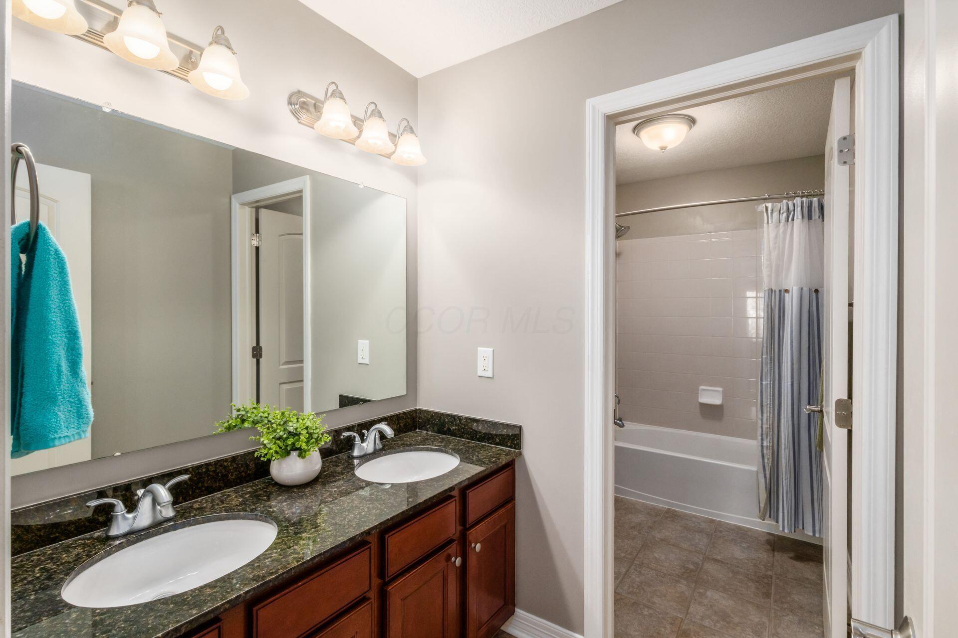 6148 Ryan Woods Way, Hilliard, Ohio image 30