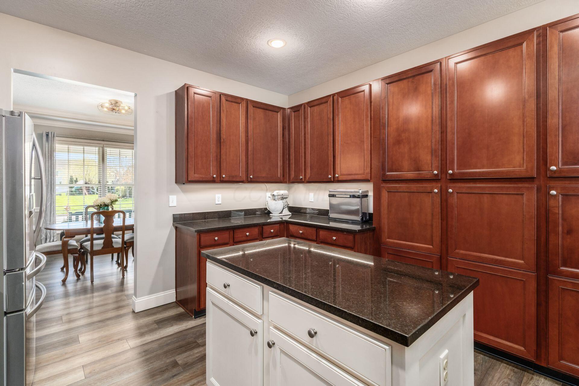 6148 Ryan Woods Way, Hilliard, Ohio image 13