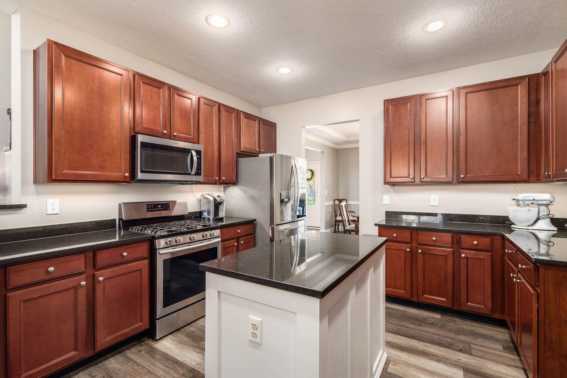 6148 Ryan Woods Way, Hilliard, Ohio image 12