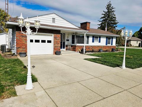 Tiny photo for 606 Willabar Drive, Washington Court House, OH 43160 (MLS # 225041790)