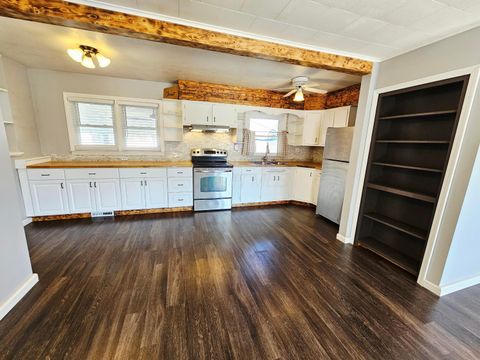 Tiny photo for 606 Willabar Drive, Washington Court House, OH 43160 (MLS # 225041790)