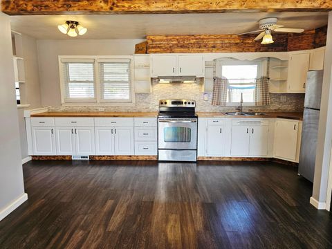 Tiny photo for 606 Willabar Drive, Washington Court House, OH 43160 (MLS # 225041790)