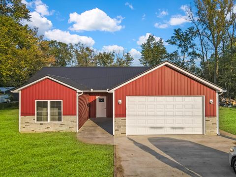 Photo of 13310 Shell Beach Road NE, Thornville, OH 43076 (MLS # 225037859)