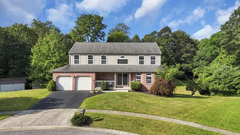 Photo of 19 Ravine View Court, Pataskala, OH 43062 (MLS # 225030260)