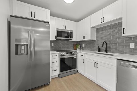 Tiny photo for 1030 Dalehurst Road, Columbus, OH 43219 (MLS # 225037593)
