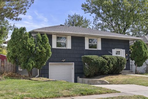 Tiny photo for 1030 Dalehurst Road, Columbus, OH 43219 (MLS # 225037593)