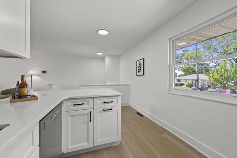 Tiny photo for 1030 Dalehurst Road, Columbus, OH 43219 (MLS # 225037593)