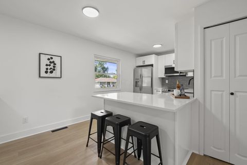 Tiny photo for 1030 Dalehurst Road, Columbus, OH 43219 (MLS # 225037593)