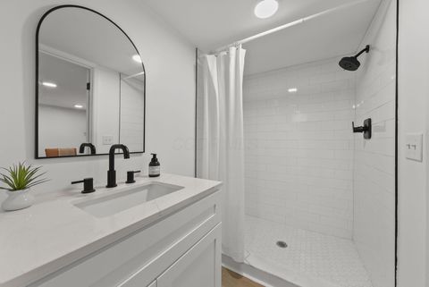 Tiny photo for 1030 Dalehurst Road, Columbus, OH 43219 (MLS # 225037593)