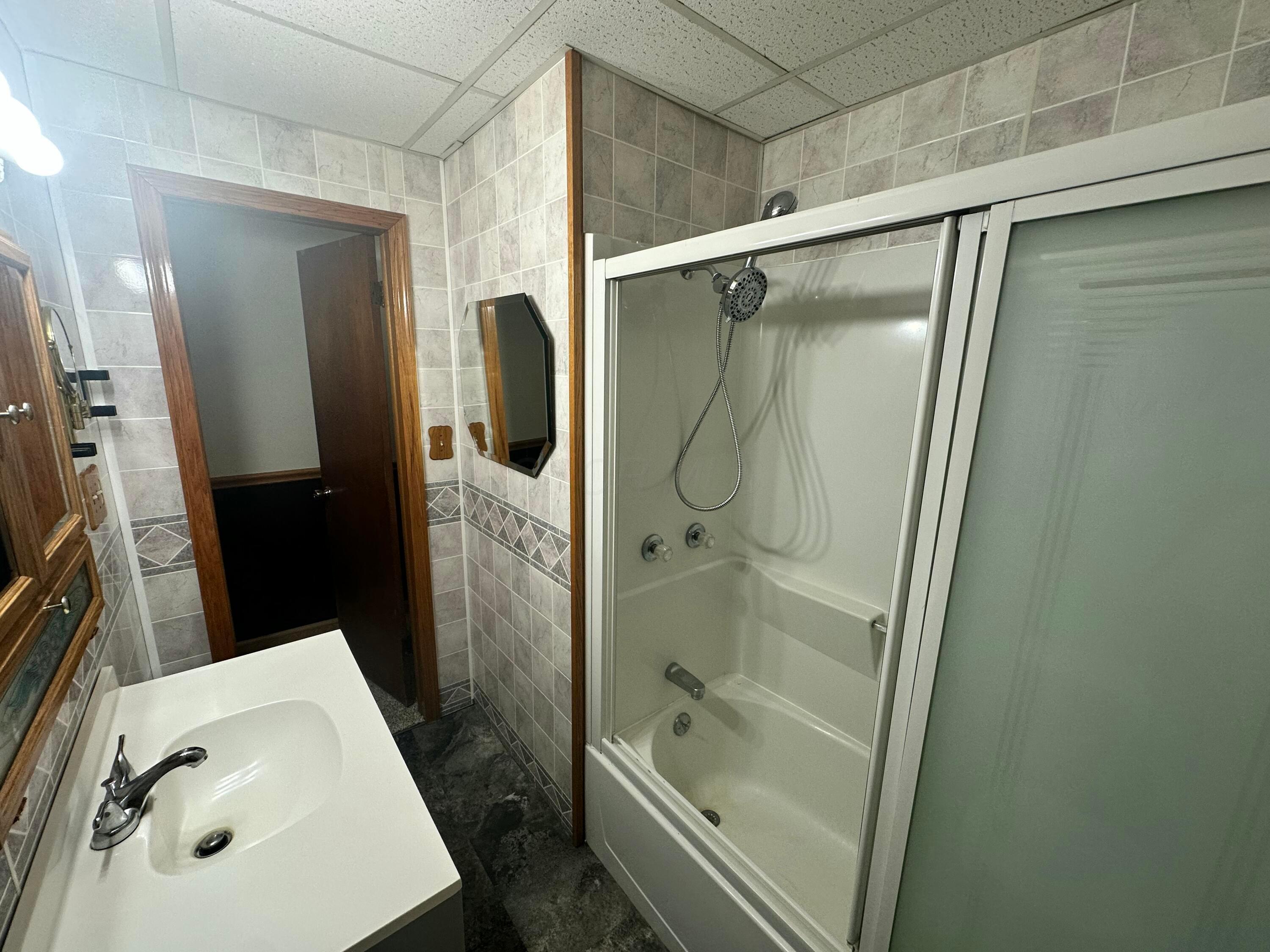1425 Flint Ridge Road, Hopewell, Ohio image 11