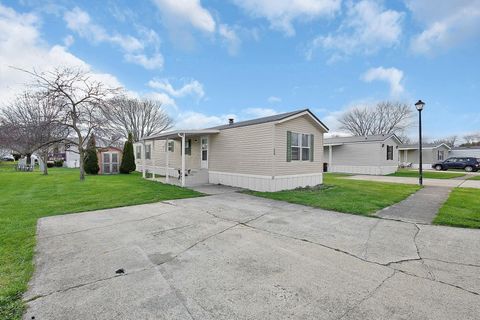 Photo of 1100 Thornwood Drive SW Lot 36 #Lot 36, Heath, OH 43056 (MLS # 226009623)