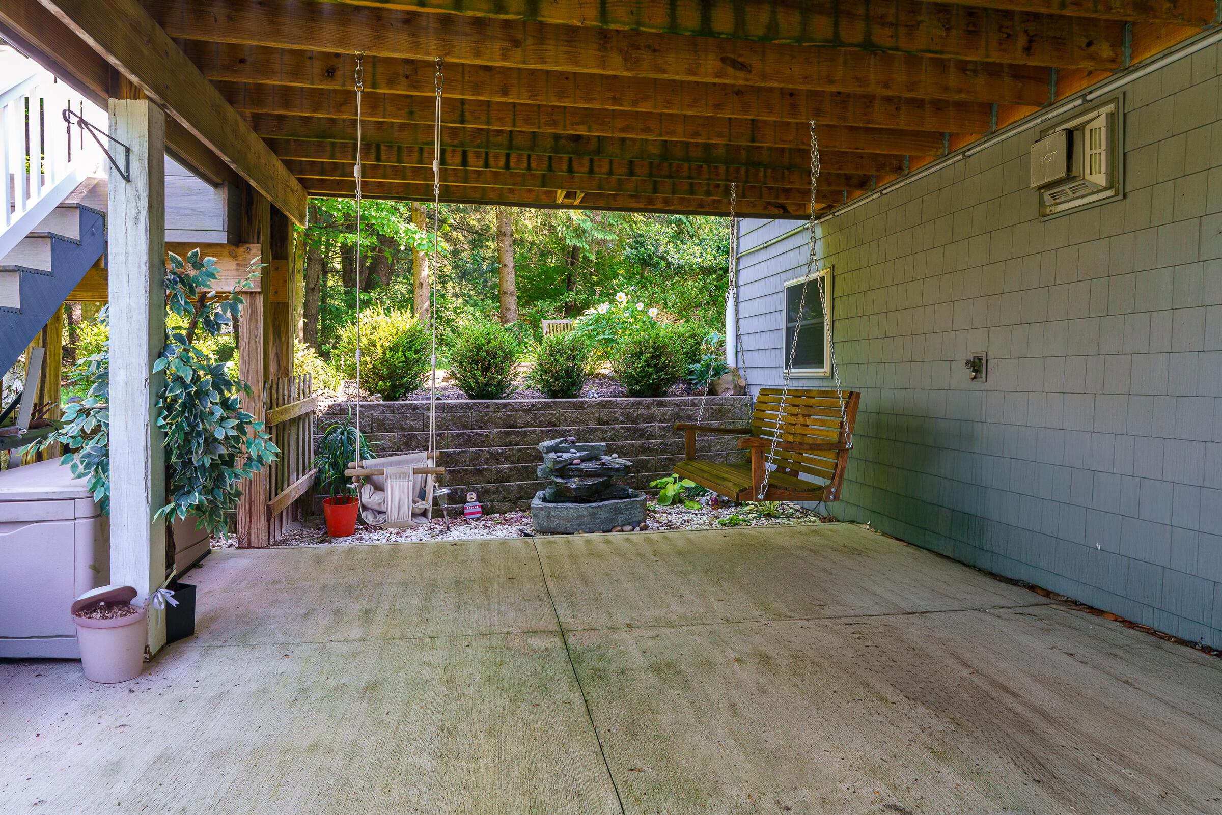 1708 Apple Valley Drive, Howard, Ohio image 14