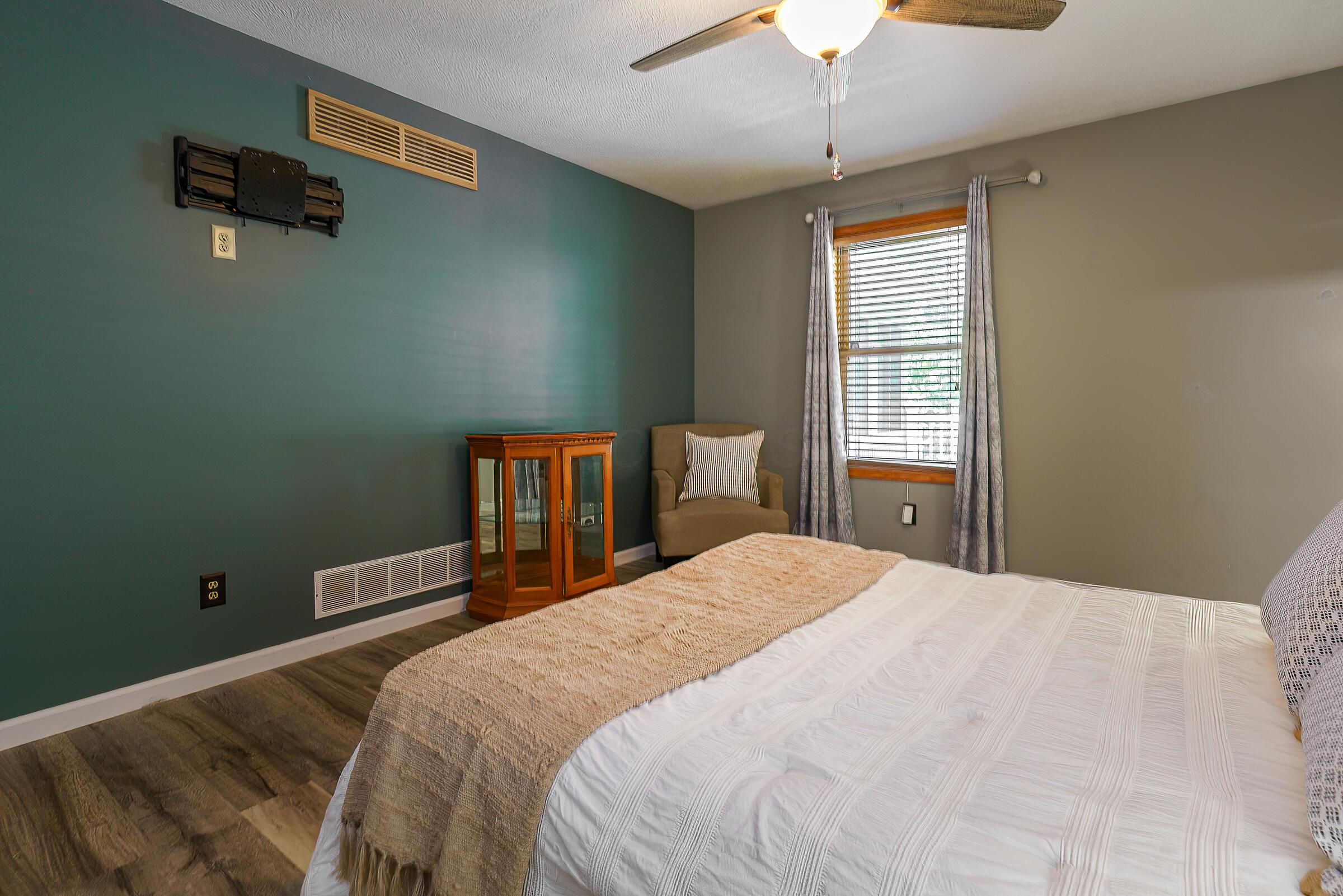 1708 Apple Valley Drive, Howard, Ohio image 33