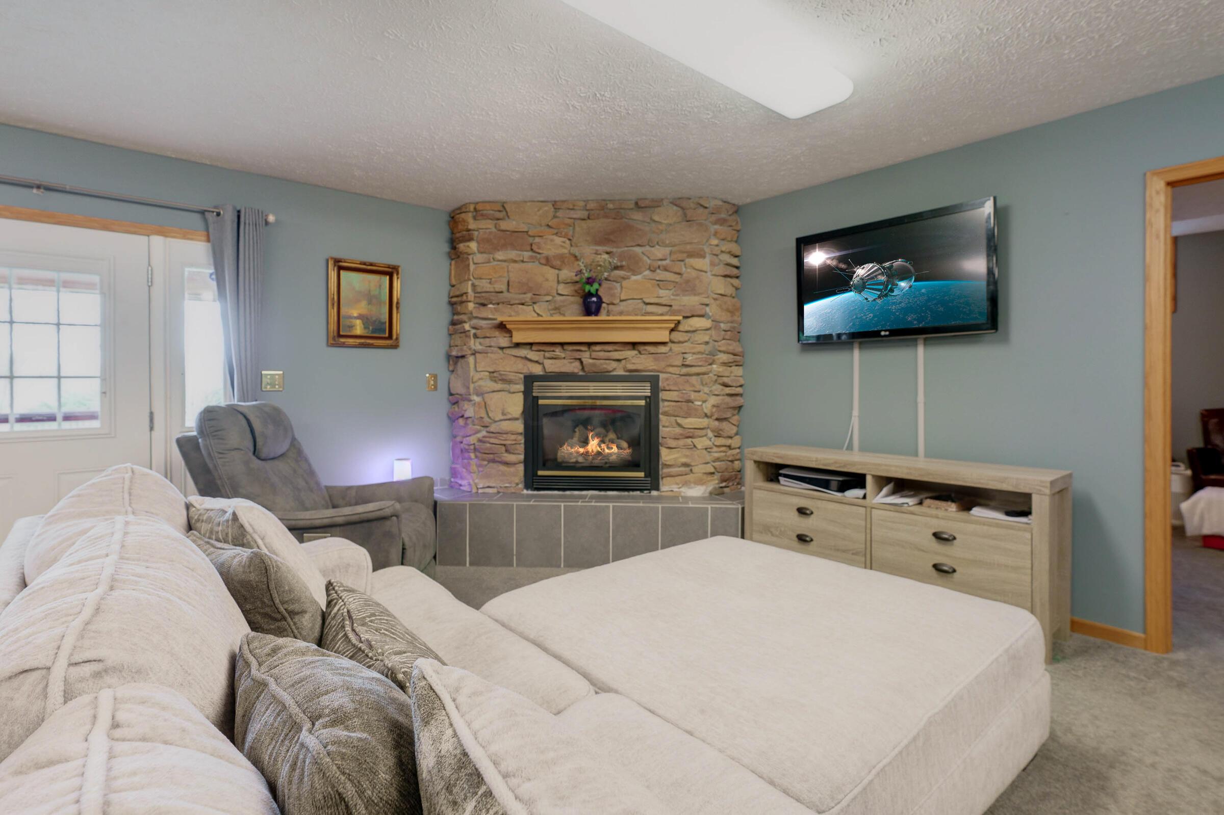 1708 Apple Valley Drive, Howard, Ohio image 44