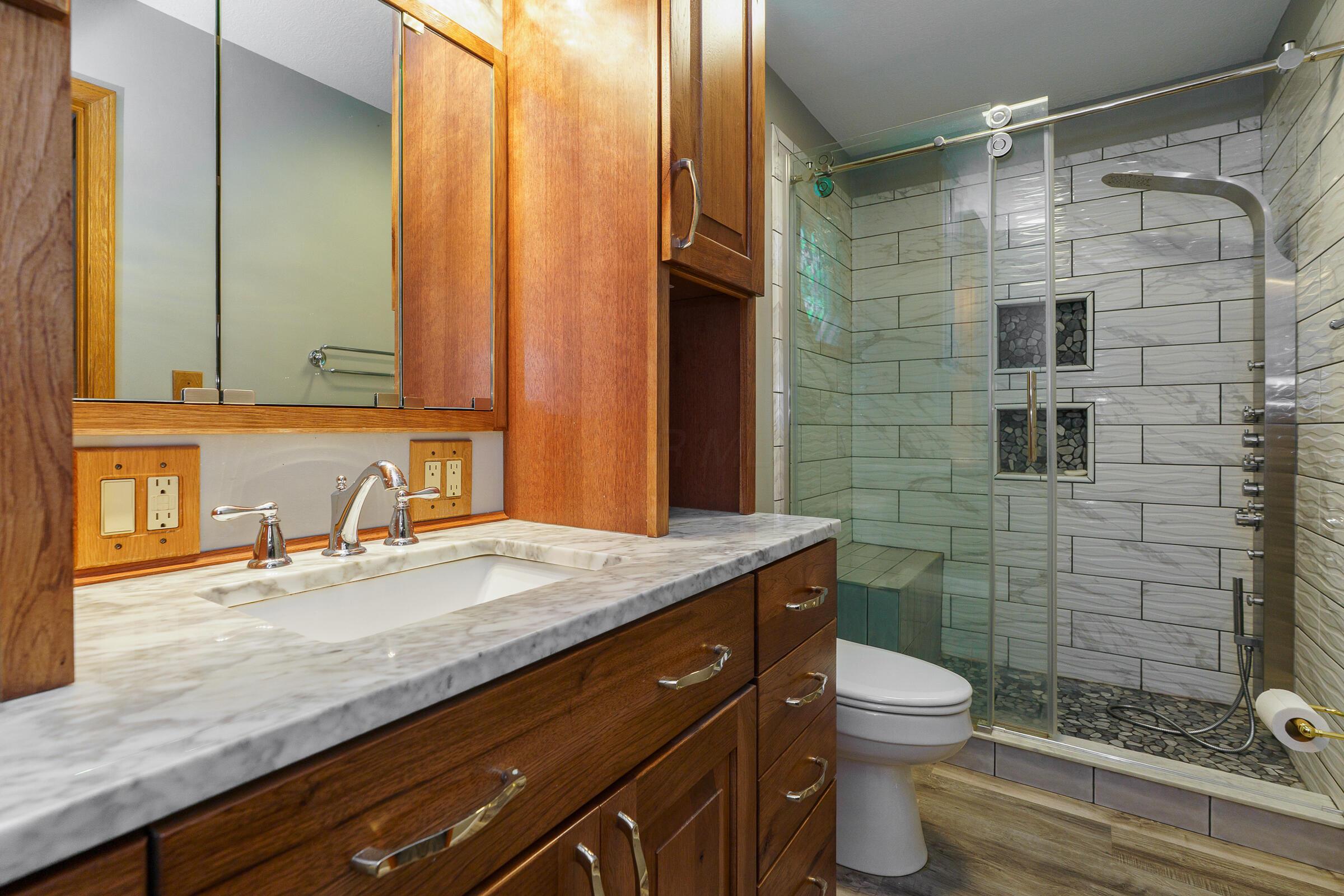 1708 Apple Valley Drive, Howard, Ohio image 35