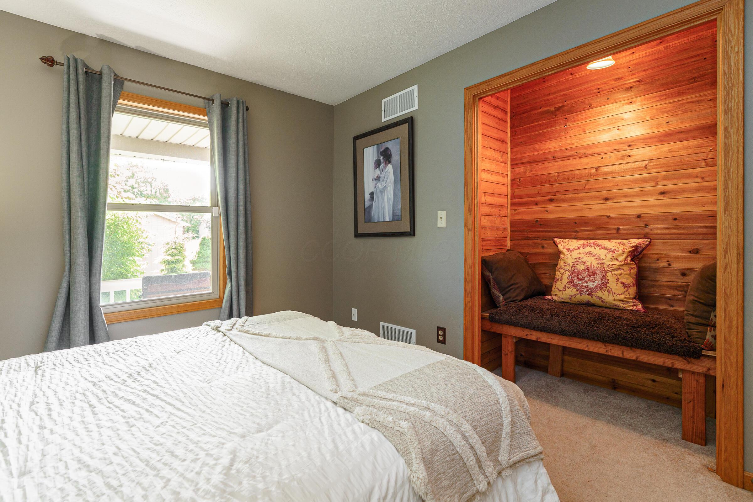 1708 Apple Valley Drive, Howard, Ohio image 38