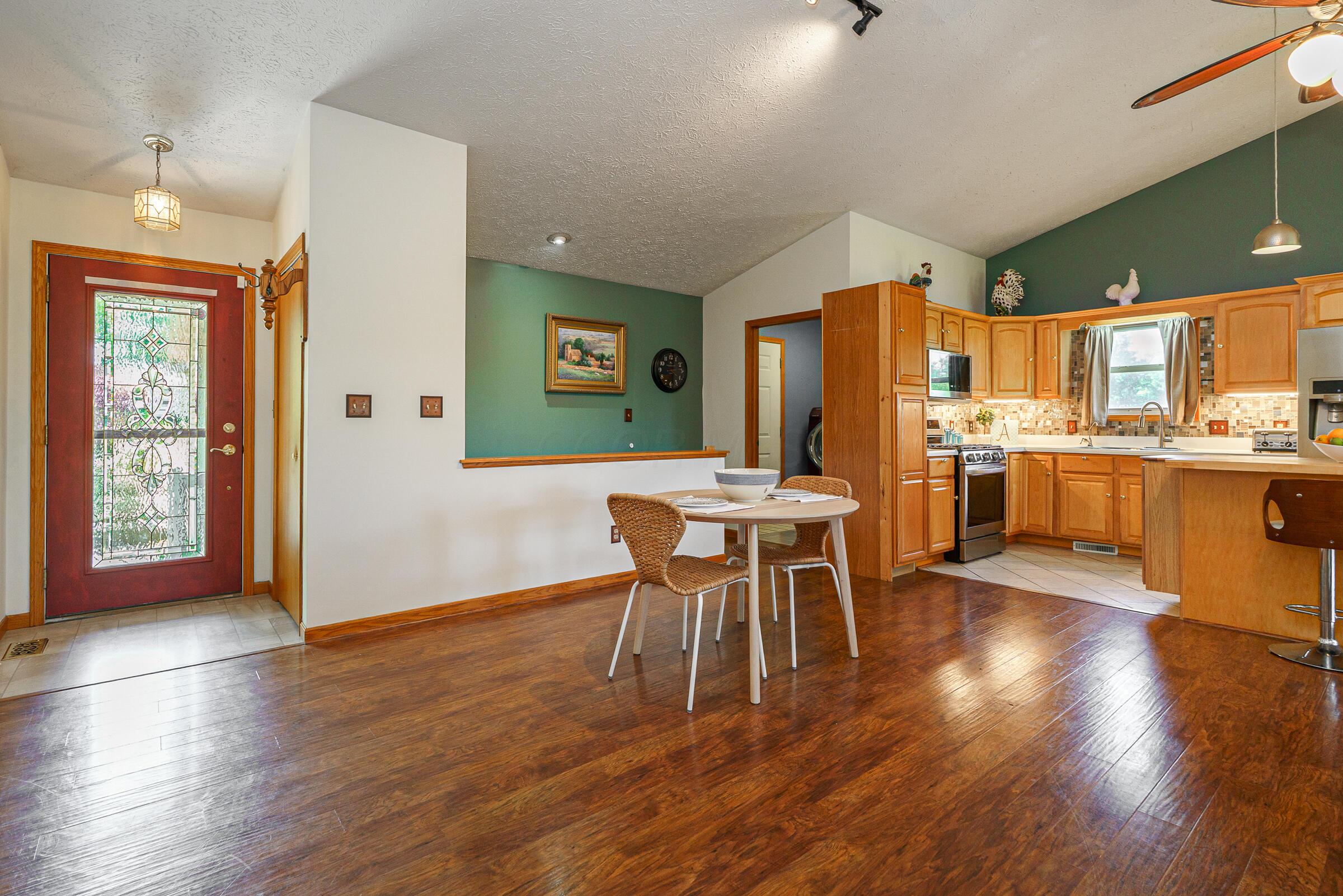 1708 Apple Valley Drive, Howard, Ohio image 25