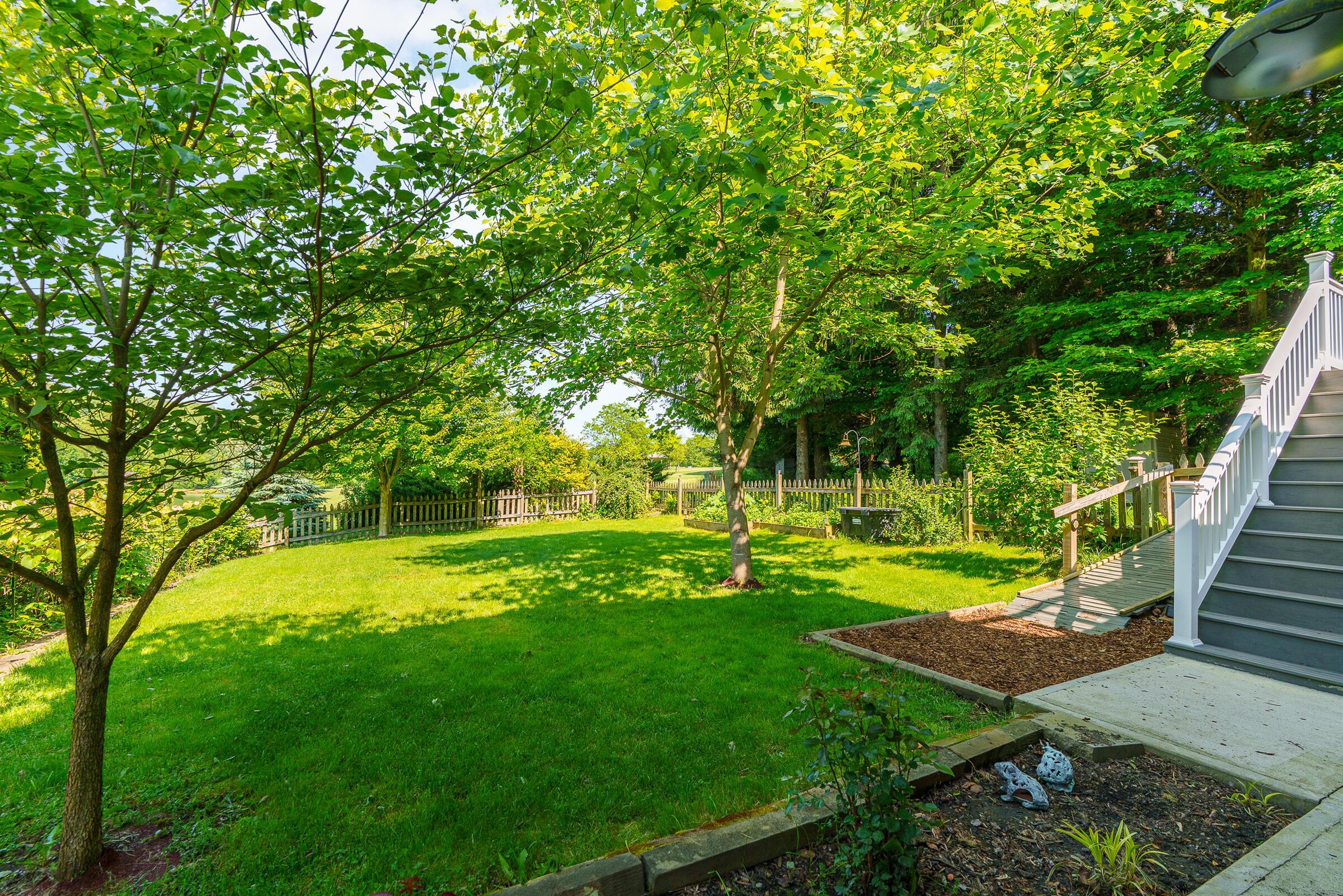 1708 Apple Valley Drive, Howard, Ohio image 11
