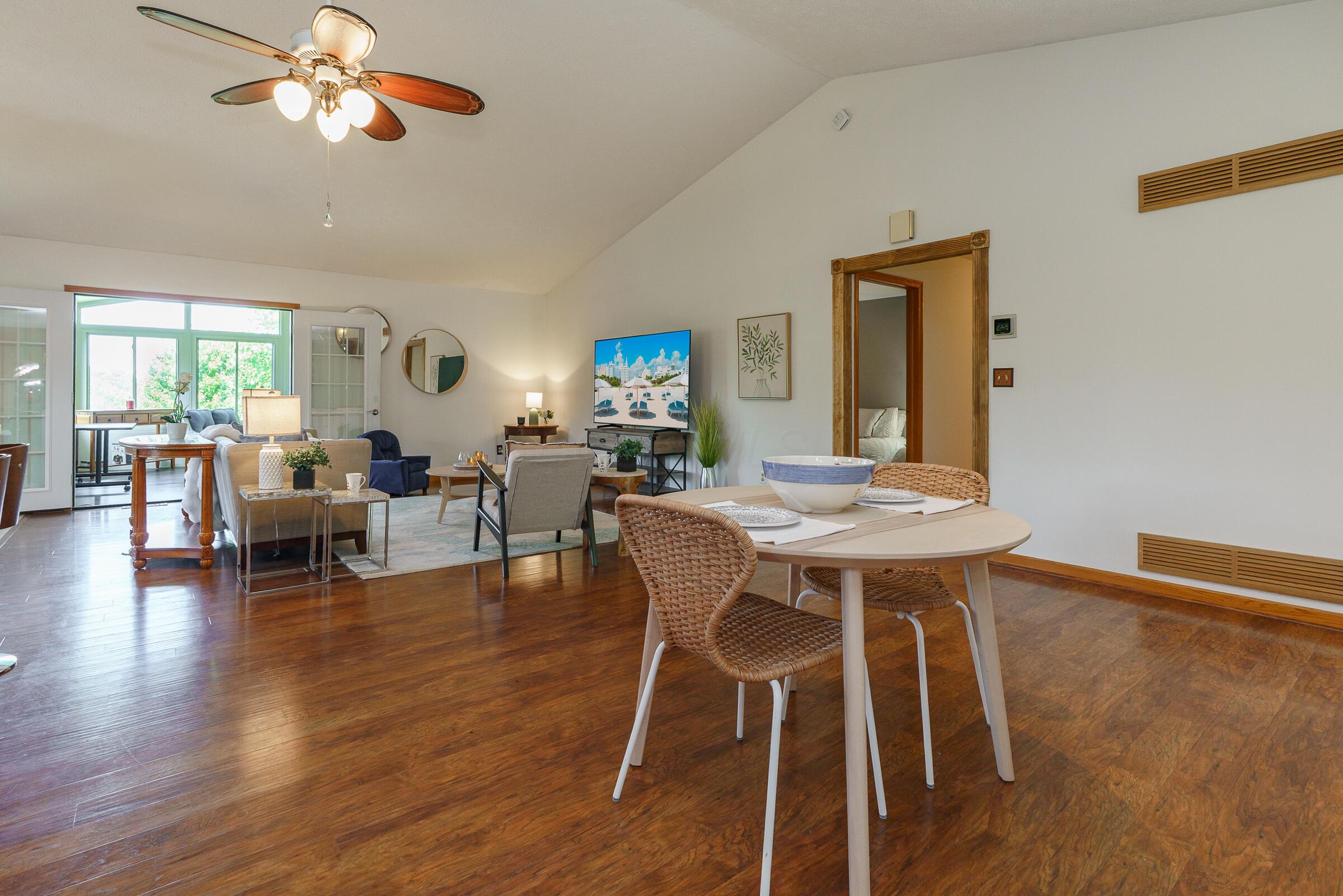 1708 Apple Valley Drive, Howard, Ohio image 23