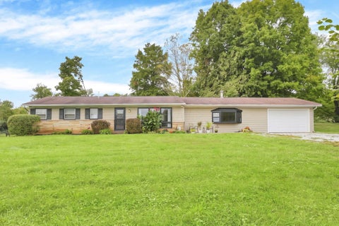 Photo of 7198 Canyon Road SE, Hebron, OH 43025 (MLS # 226035822)