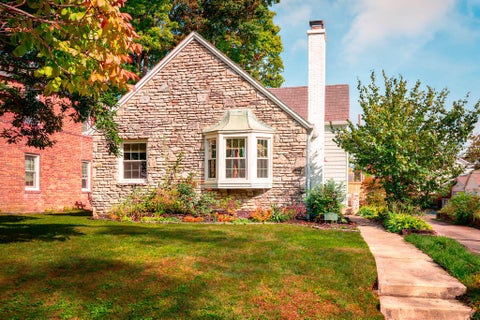 Photo of 884 Vernon Road, Columbus, OH 43209 (MLS # 226036968)