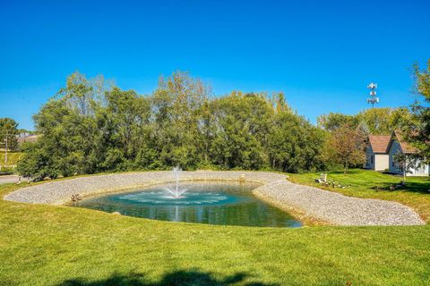 Tiny photo for 1948 S Farmbrook Creek S 7 #7, Grove City, OH 43123 (MLS # 225039856)