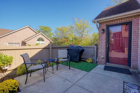 Tiny photo for 1948 S Farmbrook Creek S 7 #7, Grove City, OH 43123 (MLS # 225039856)