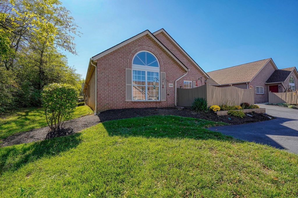 Photo for 1948 S Farmbrook Creek S 7 #7, Grove City, OH 43123 (MLS # 225039856)