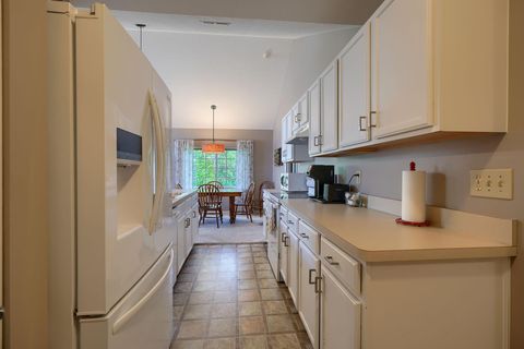 Tiny photo for 1948 S Farmbrook Creek S 7 #7, Grove City, OH 43123 (MLS # 225039856)