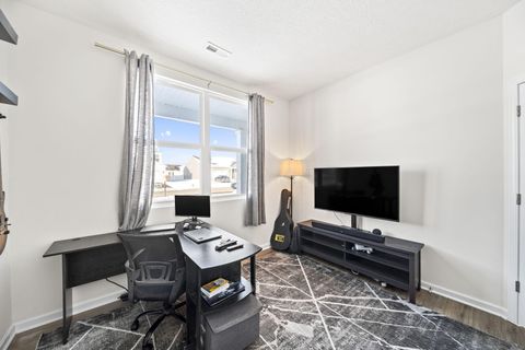 Tiny photo for 1172 Lake Forest Drive, Hebron, OH 43025 (MLS # 226000523)