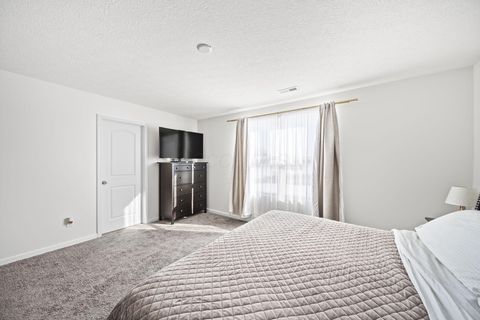 Tiny photo for 1172 Lake Forest Drive, Hebron, OH 43025 (MLS # 226000523)