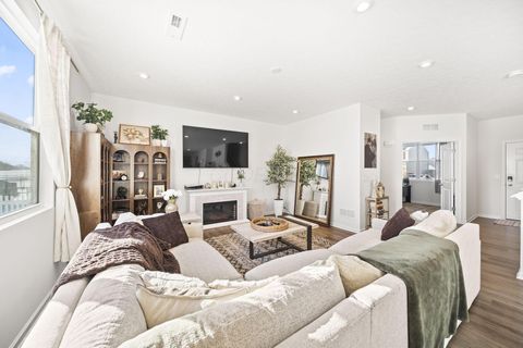 Tiny photo for 1172 Lake Forest Drive, Hebron, OH 43025 (MLS # 226000523)